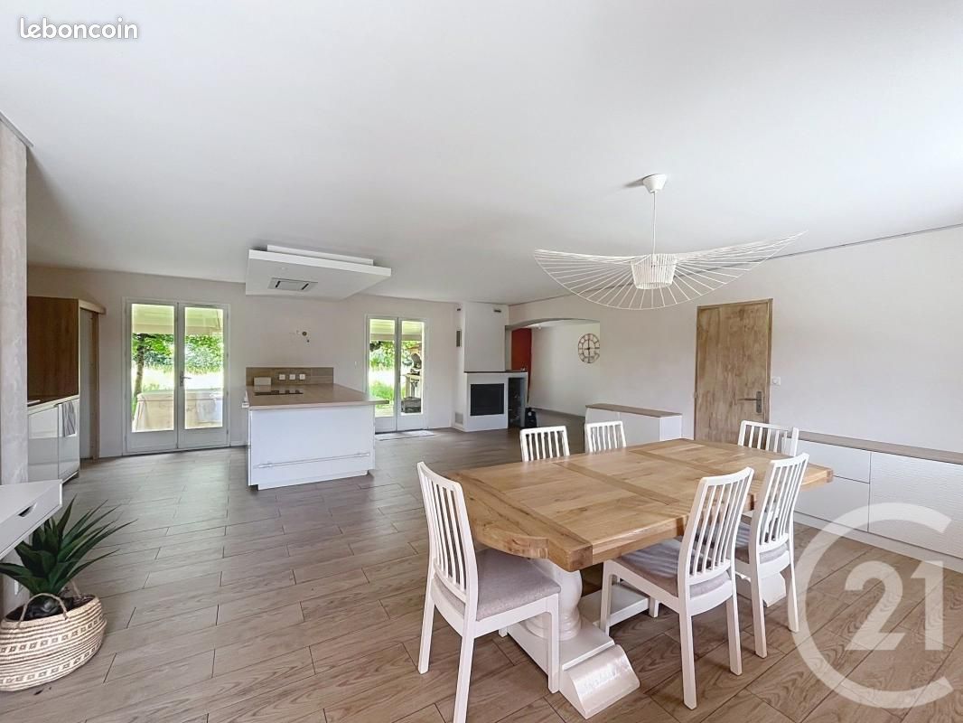 Maison 8 pièces 159 m² · à La Sauve · 159 m² · 389 500 €