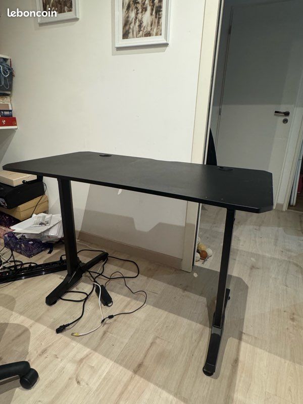 Bureau gaming REKT (image 2)