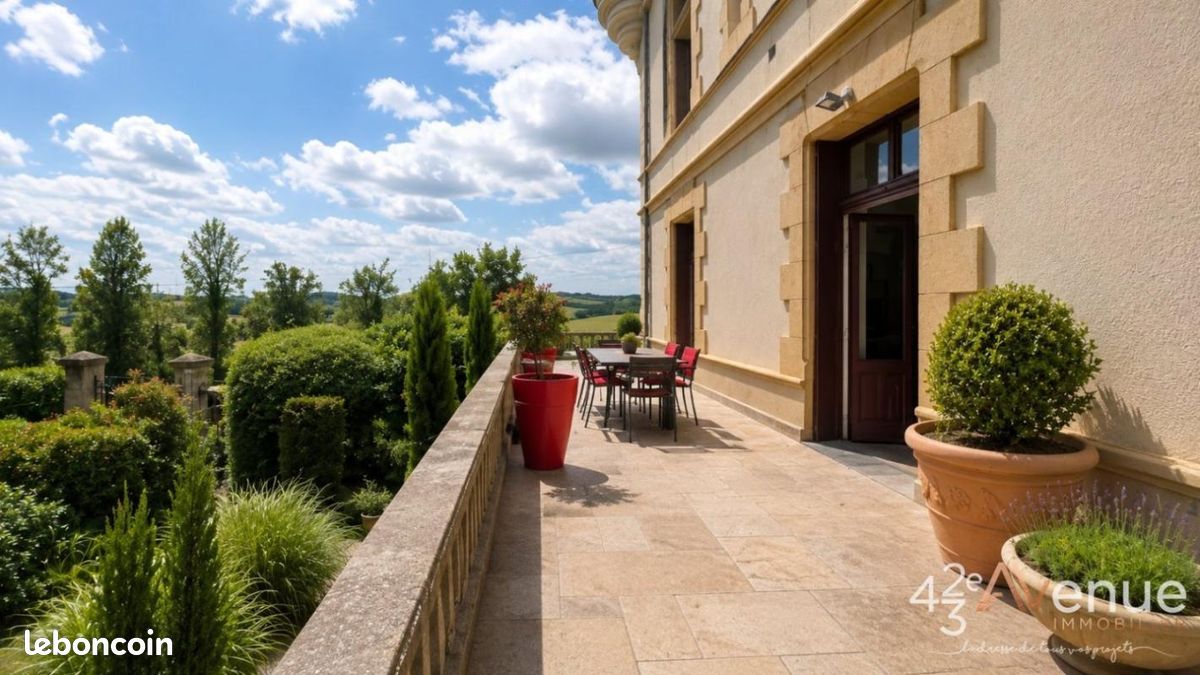 Appartement 7 pièces 191 m² · à L'Étrat · 191 m² · 420 000 €