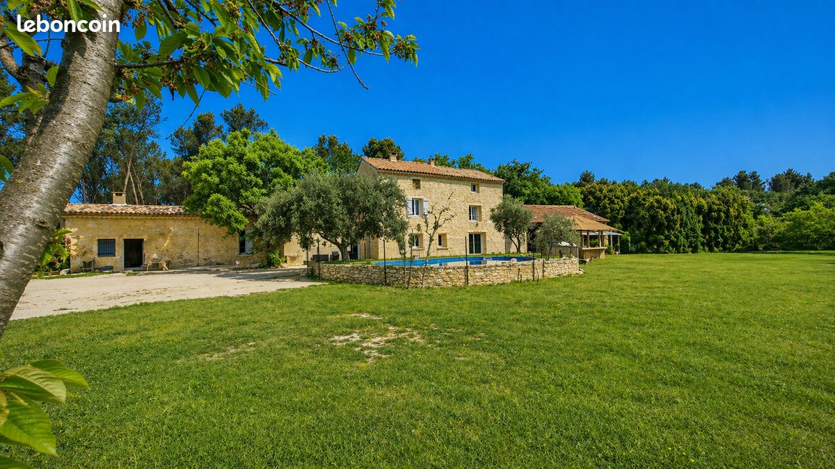 Maison 7 pièces 266 m² · à La Roque-sur-Pernes · 266 m² · 769 000 €