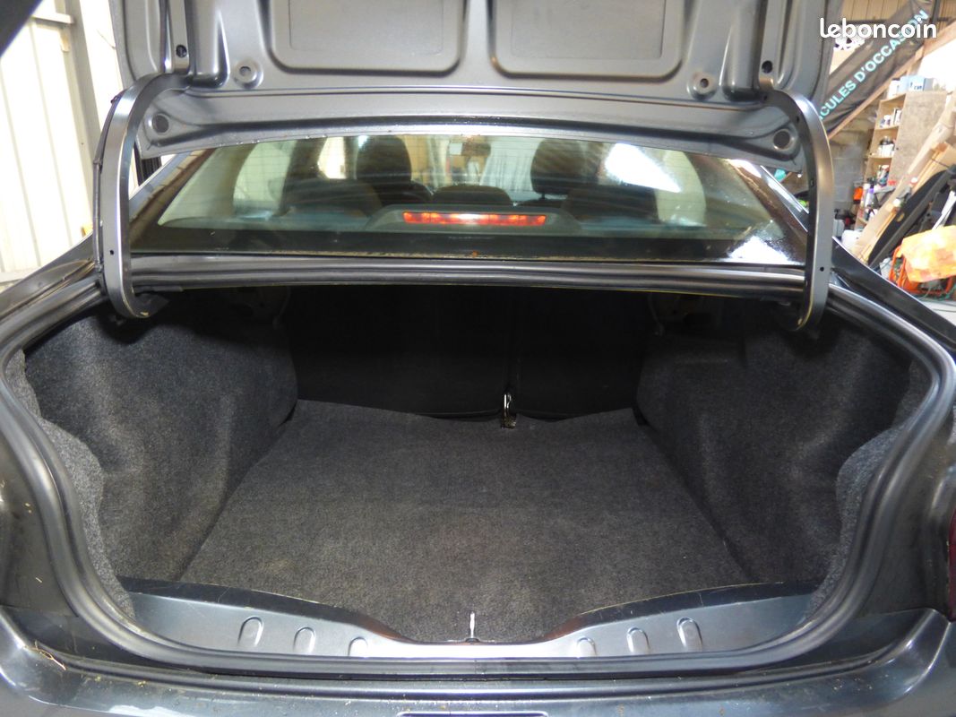 CITROEN C-ELYSEE BLUE HDI 100 CV VERSION LIVE 5P 112500 Kms (image 5)