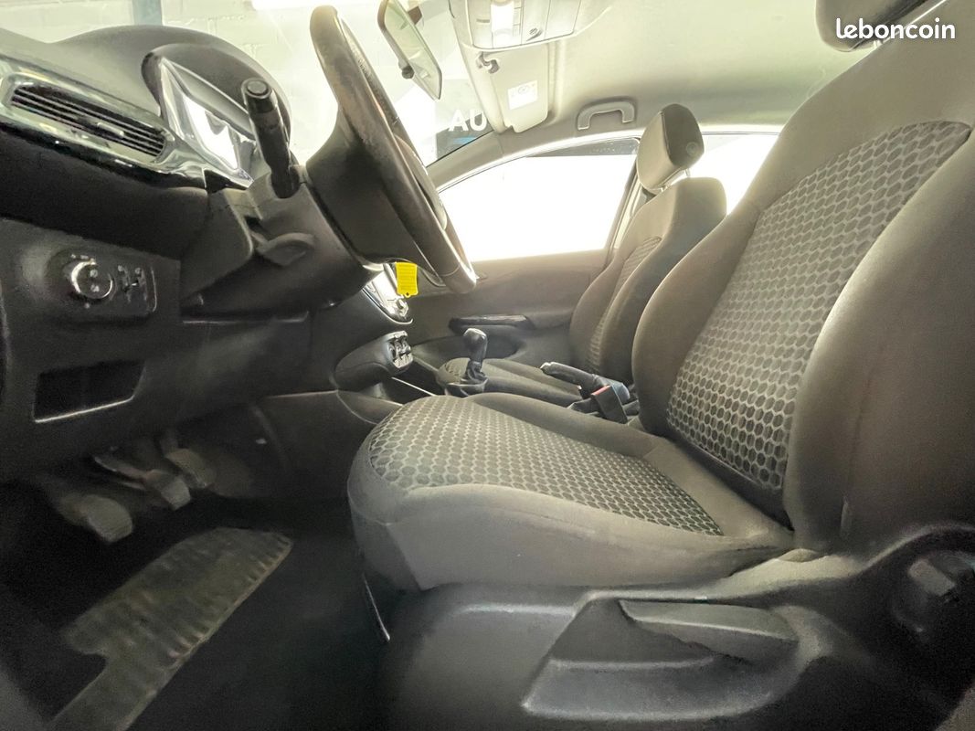 Opel CORSA E Edition 90Cv/2EME MAIN/APPLE CARPLAY/SIEGES CHAUFFANTS/VOLANT CHAUFFANT (image 12)
