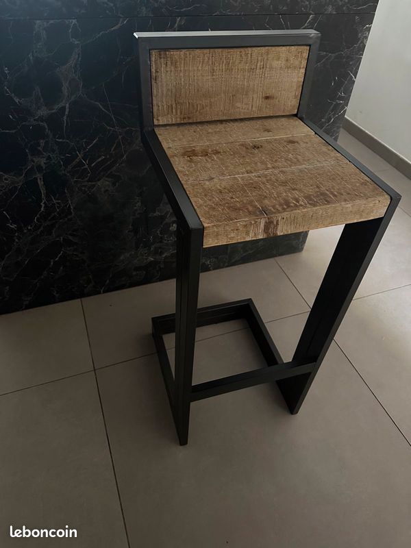 Chaises bar style industriel (image 1)