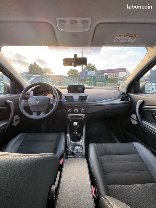 RENAULT Mégane III Phase 3 1.5 dCi 110 cv (image 5)