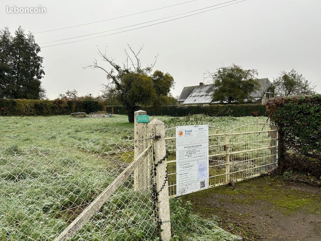 Terrain 887 m² · à Saint-André-sur-Cailly · 887 m² · 79 000 €