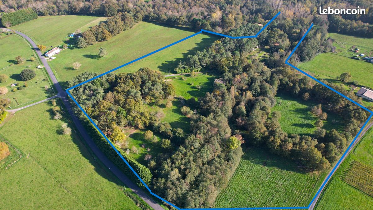 Terrain agricole arboré · à Boisredon · 50 000 €