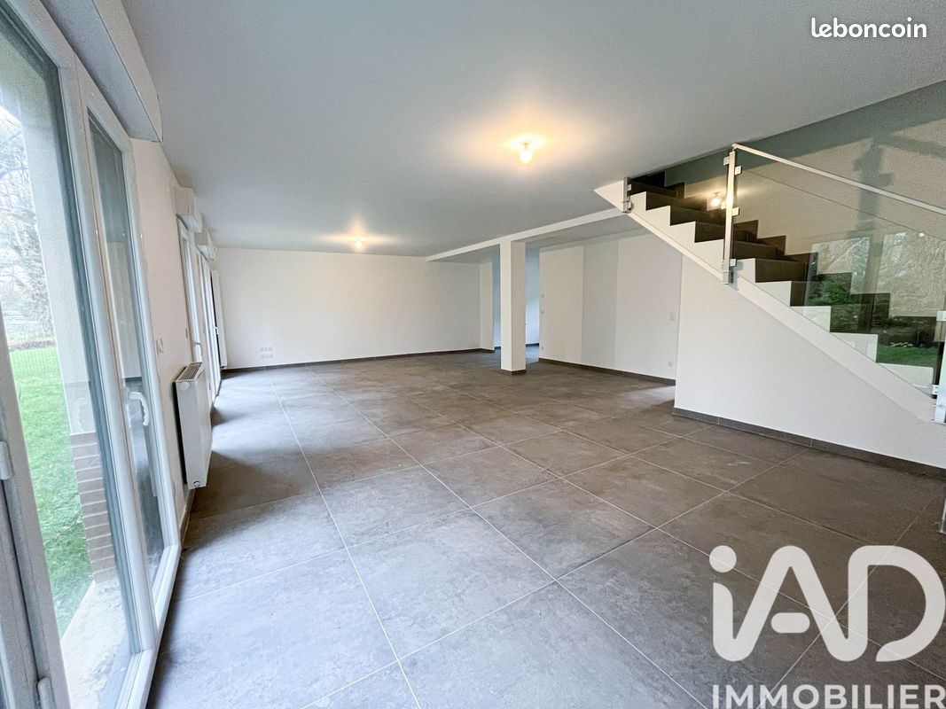 Maison 6 pièces 141 m² · à Mantes-la-Ville · 141 m² · 465 000 €