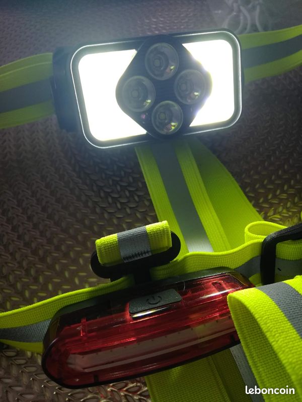 Gilet Rechargeable Usb Gilet Sécurité LED Rechargeable RRICHH - Visibilité 360° - 3 Modes Lumière - Pour Running, Vélo Equipement Securite Nocturne