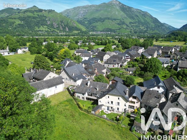 Maison 9 pièces 325 m²