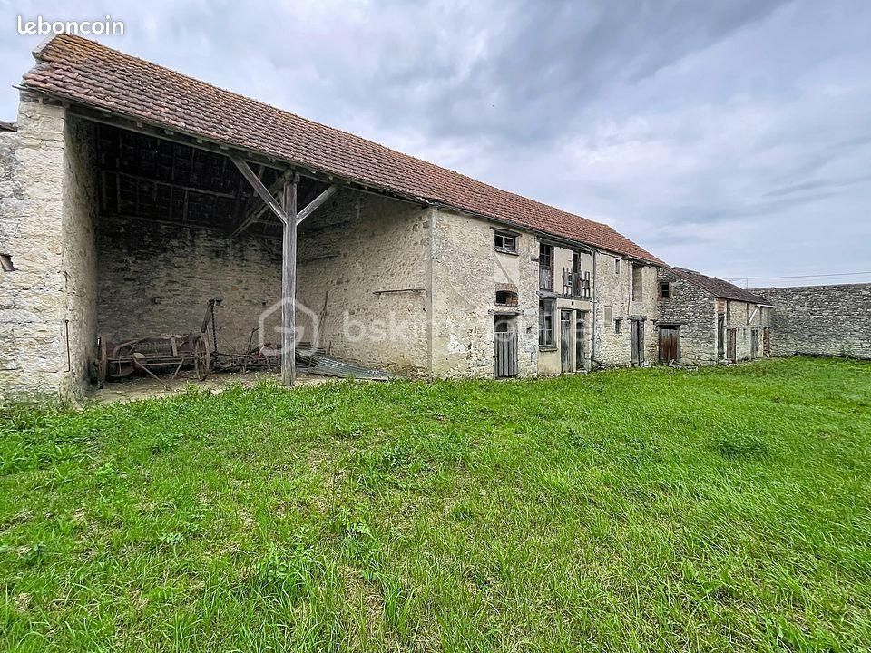 Maison 2 pièces 279 m² · à Chevrainvilliers · 279 m² · 147 500 €