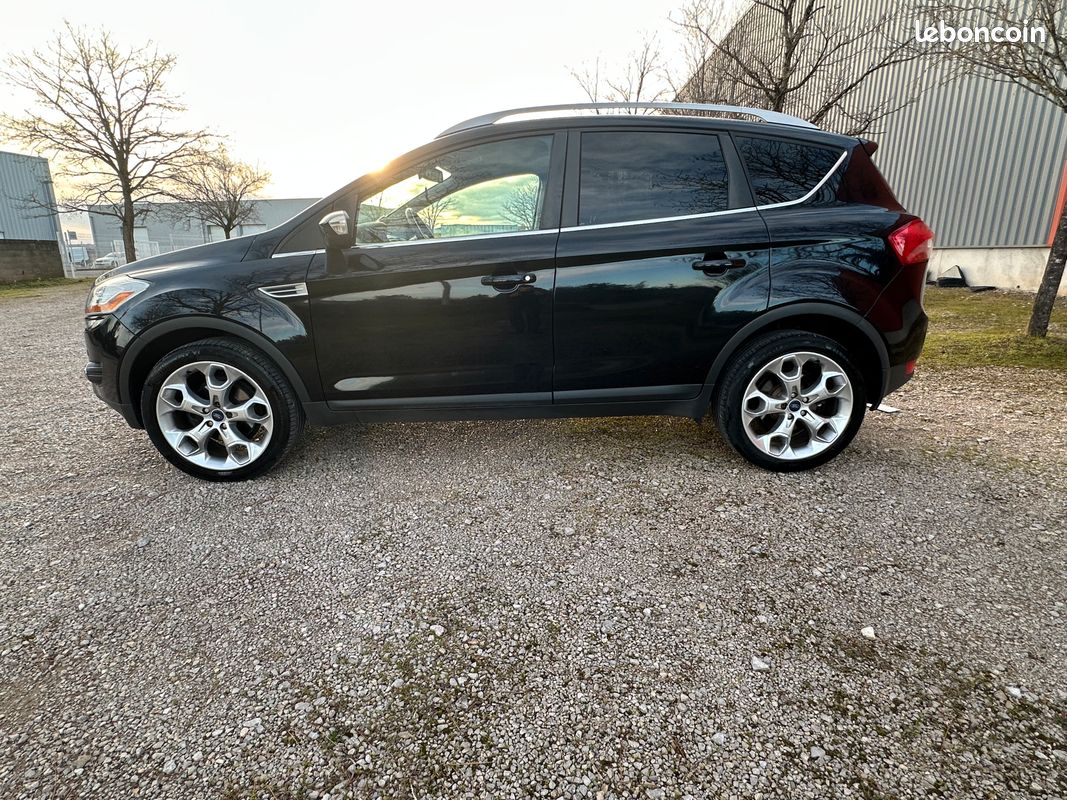 Ford Kuga 2.0 TDCi Titanium 163 CV 4x4 Très Bon Etat... (image 2)
