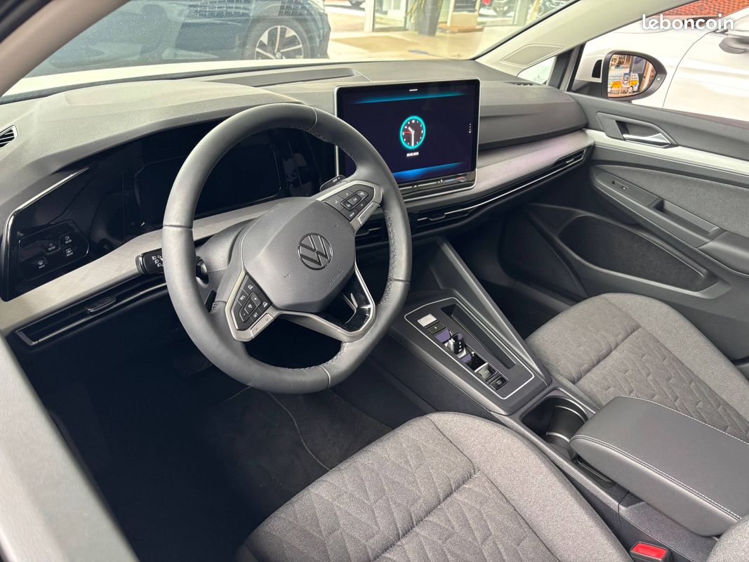 VOLKSWAGEN Golf 1.5 eHybrid 204 DSG6 VW Edition (image 12)