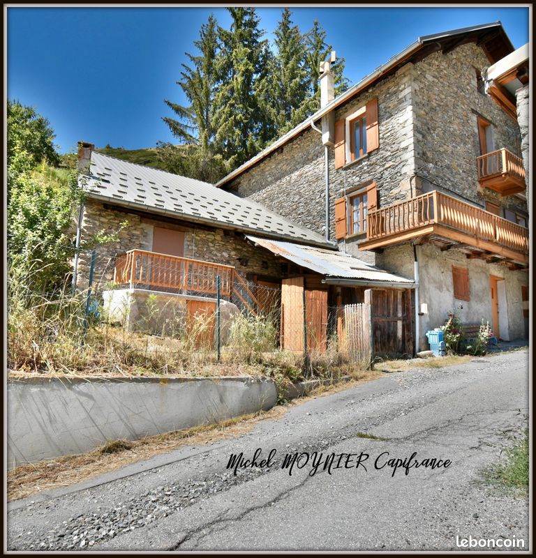 Maison 3 pièces 84 m² · à Aiguilles · 84 m² · 257 000 €