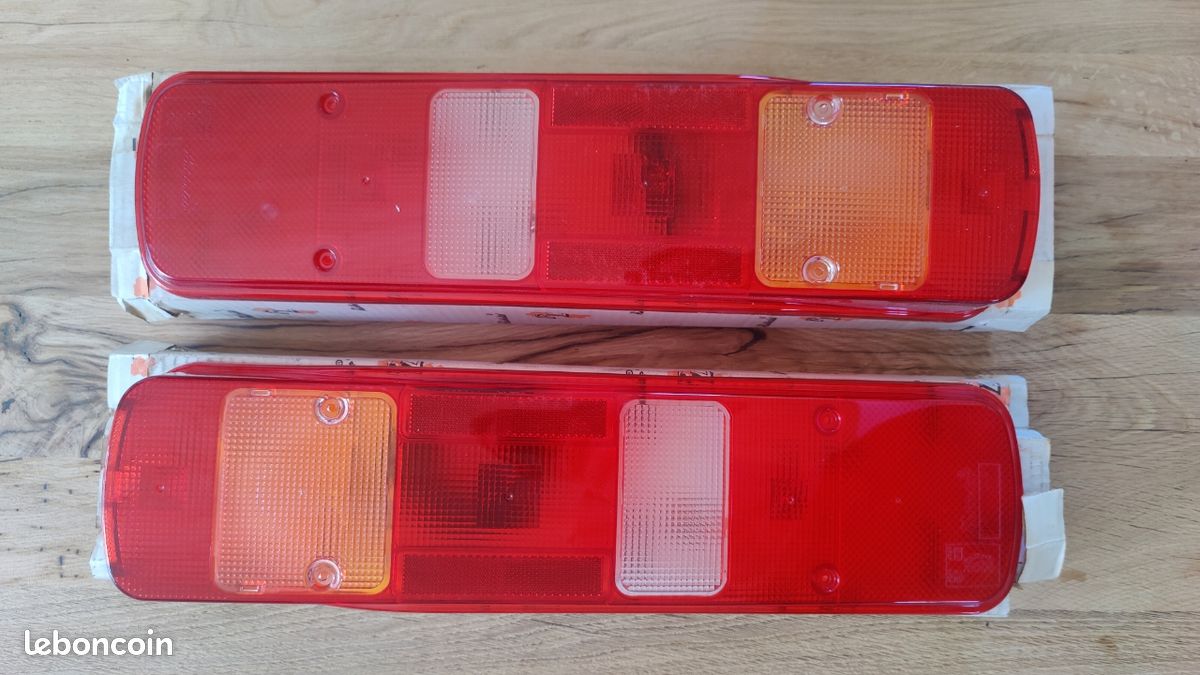 Paire de cabochons de feux arrière (G+D) pour VOLVO FH/FM - RUBBOLITE 88224 - NEUF (image 1)