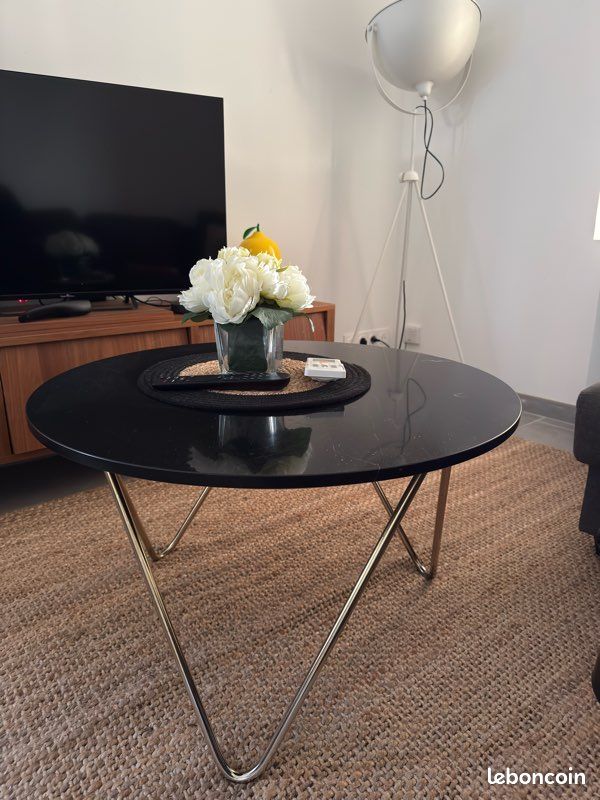 Table marbre ronde (image 1)
