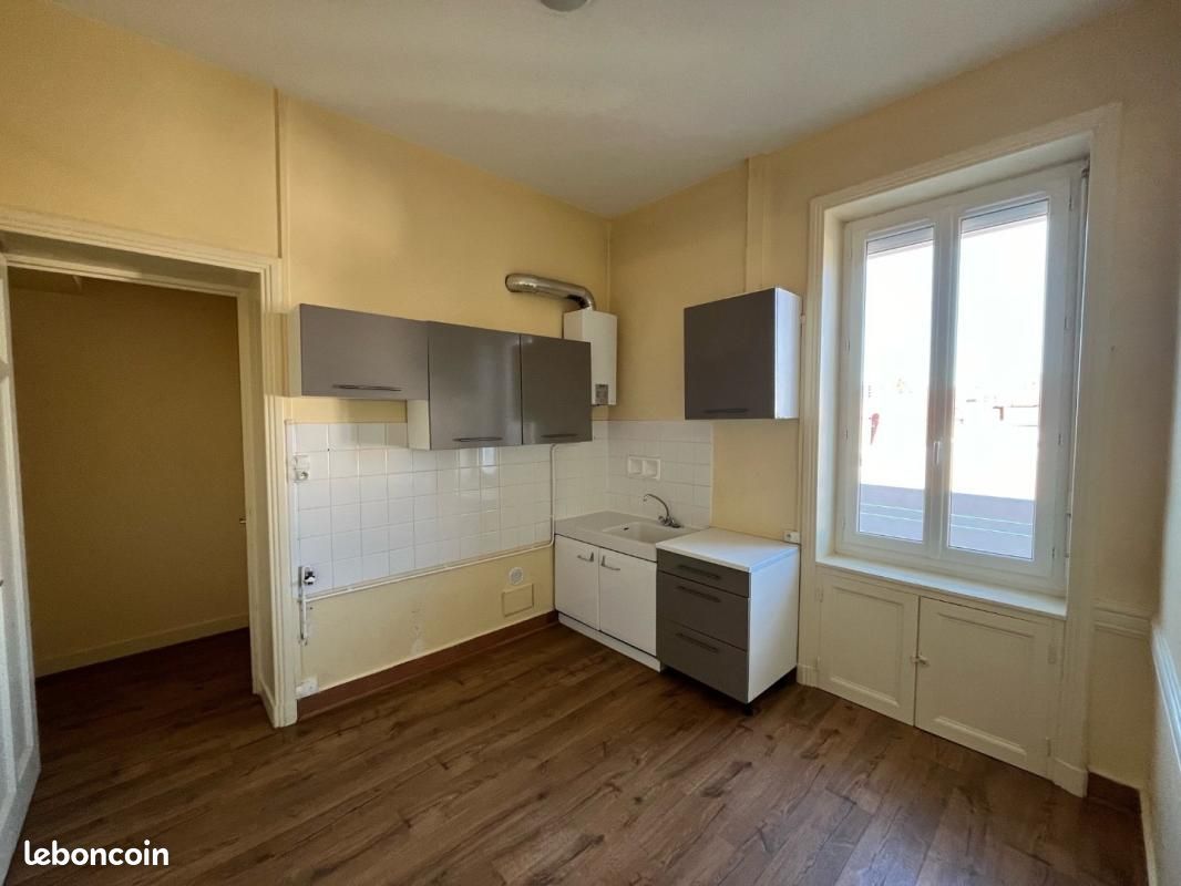 Appartement 1 pièce 25 m² · à Roanne · 25 m² · 320 €/mois