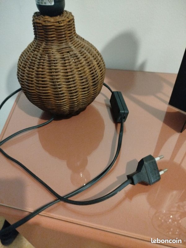 Lampe en osier ronde (image 2)
