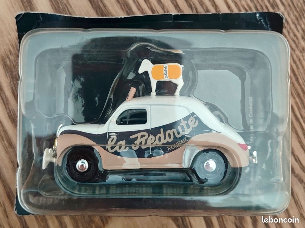 Lot De 5 Miniatures Renault 1/43 Universal Hobbies - Clio, 4L, 4CV - Sans Boîte (Occasion)
