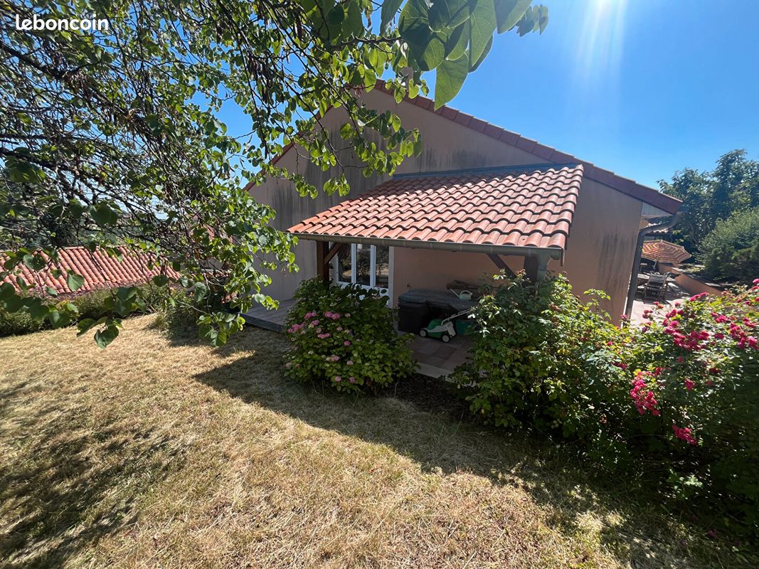 Maison 7 pièces 243 m² · à Norroy-le-Veneur · 243 m² · 495 000 €