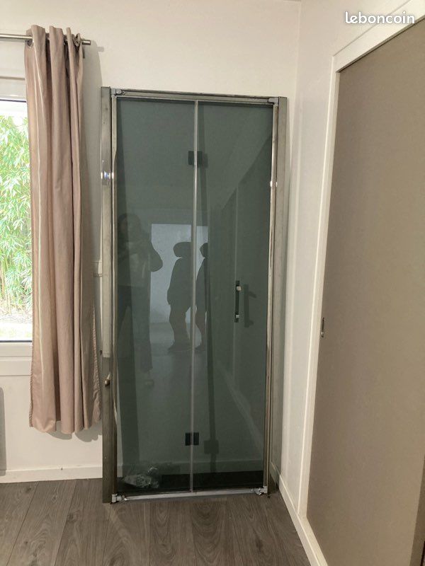 Paroi de douche pliante neuve (image 1)
