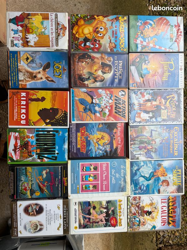 Lot de 18 vhs divers (image 1)
