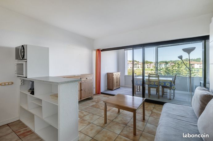 Studio 1 pièce 27 m²
