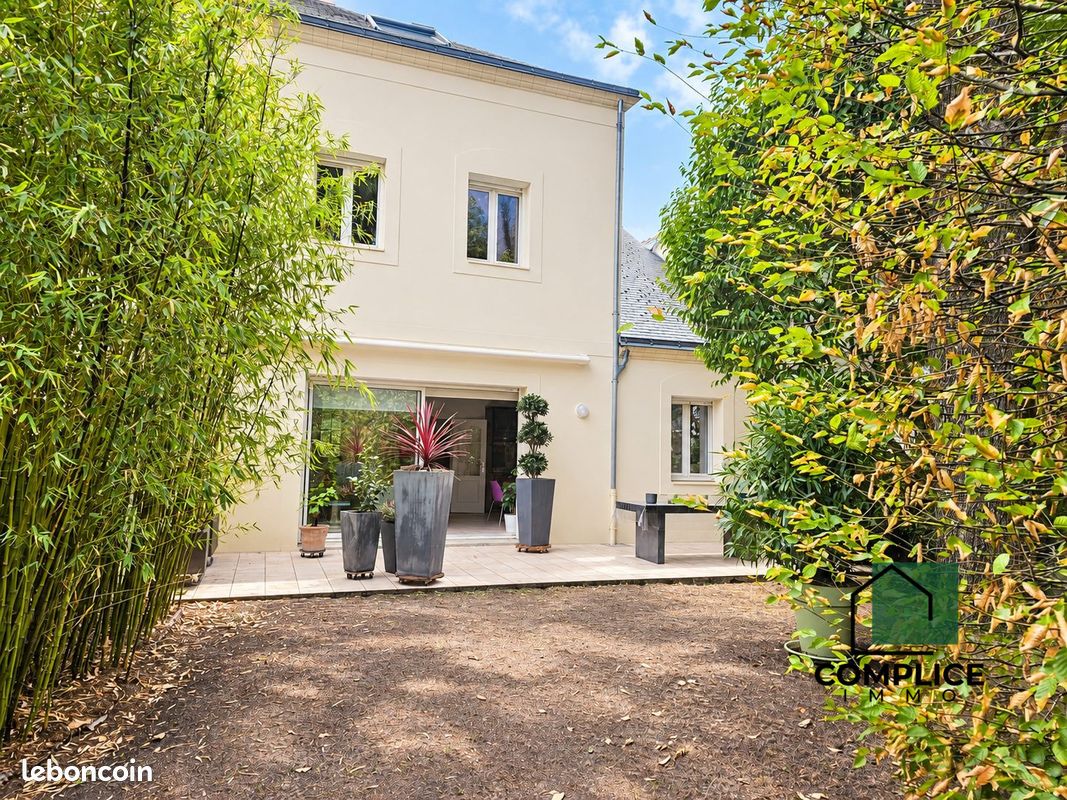 Maison 6 pièces 149 m² · à Nantes · 149 m² · 699 988 €
