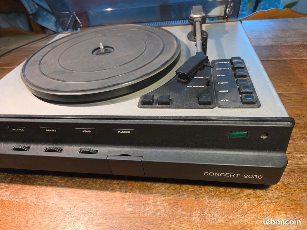 Tourne-disque Vintage Concert 2130M - Fonctionne (petit Souci Audio Droit)