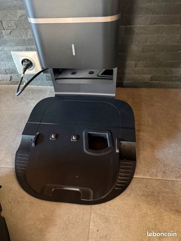 IRobot Roomba s9+ avec station – Très peu utilisé (image 2)