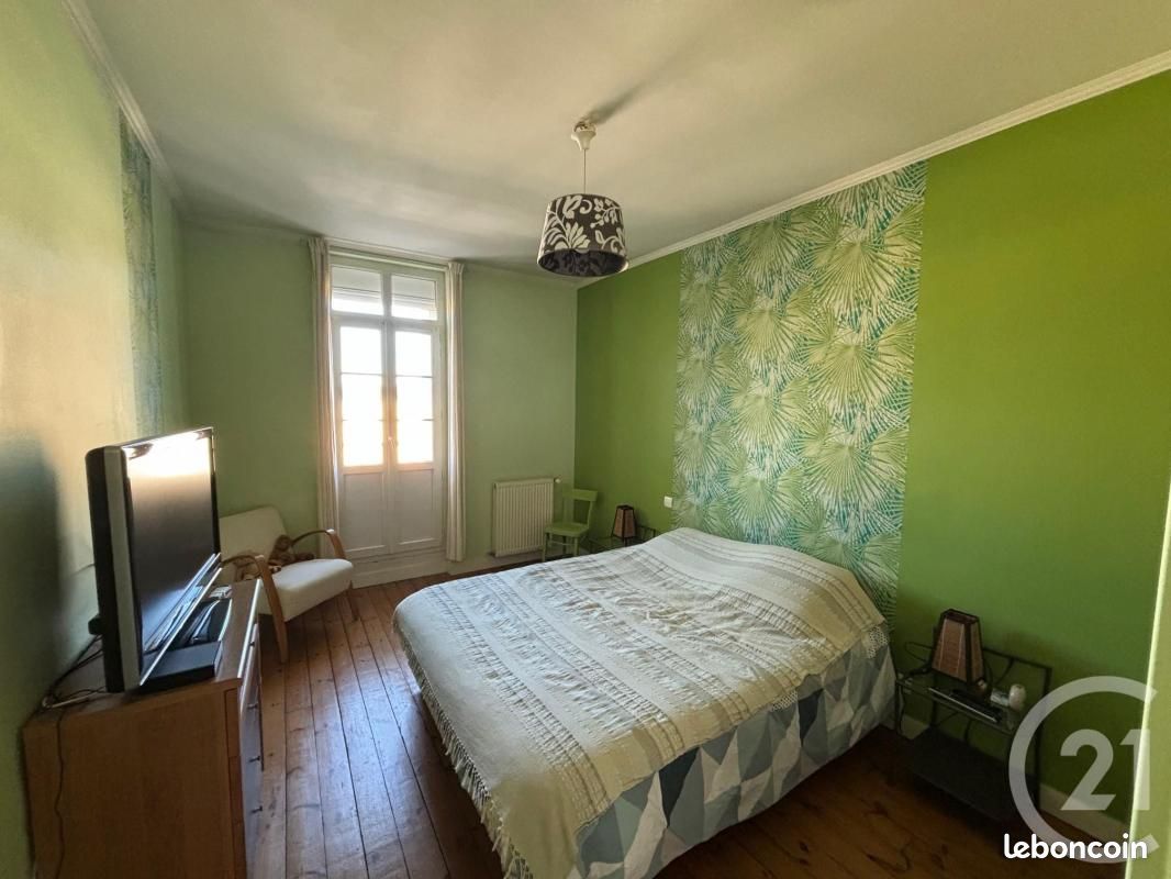 Maison 5 pièces 143 m² - Gond-Pontouvre 16160 (image principale 4)