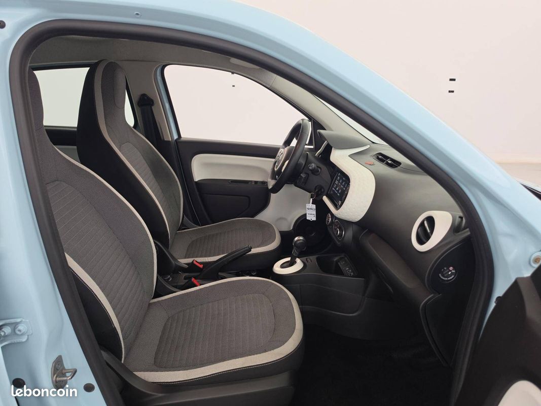 RENAULT Twingo III E-Tech Equilibre (image 14)