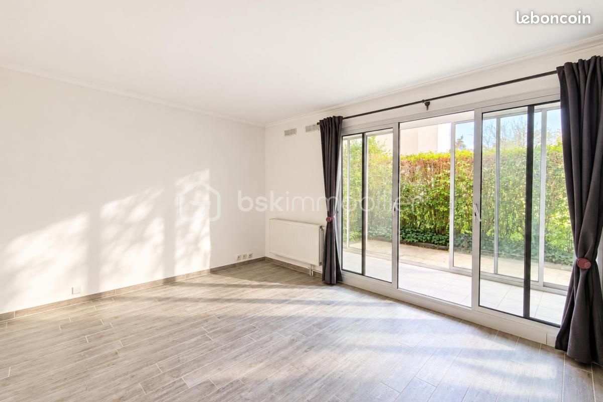 Appartement 5 pièces 92 m² · à Montigny-le-Bretonneux · 92 m² · 285 000 €