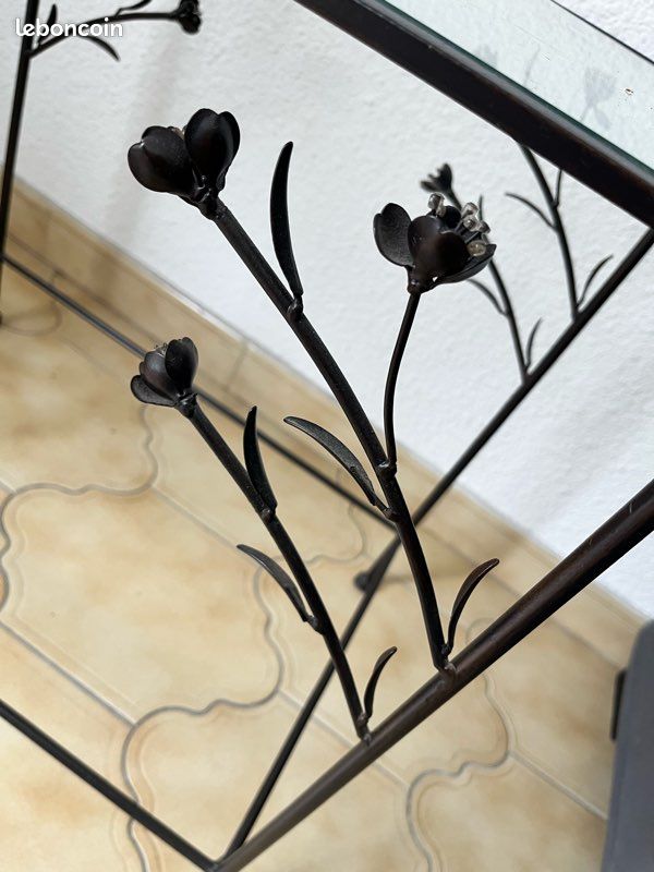 Jolie table basse fer forgé fleur et verre (image 2)