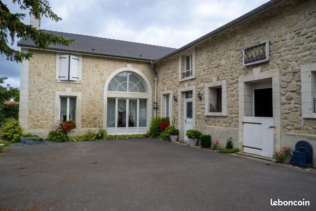 Maison 6 pièces 220 m² · à Caurel · 220 m² · 480 000 €