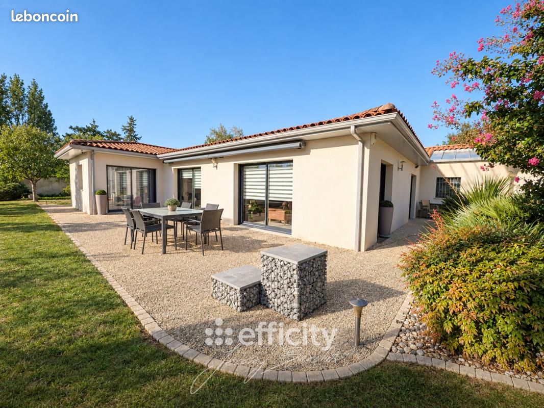 Maison 6 pièces 165 m² · à Niort · 165 m² · 468 000 €