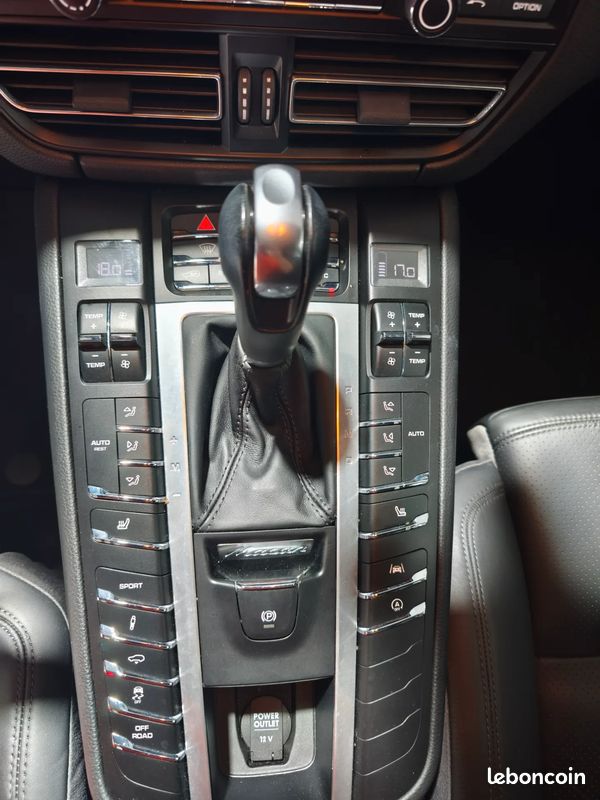 PORSCHE Macan S 3.0 354ch - 2019 - 78 000 km - Suivi complet - Porsche approuved - (image 16)