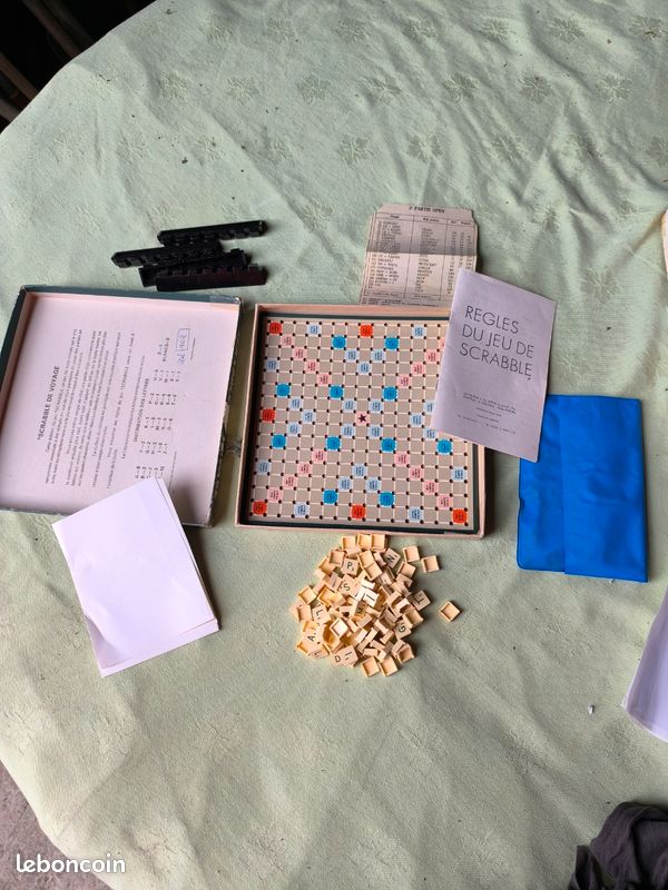 Jeux de voyage scrabble ancienne ( boîte abîmé ) - Jeux & Jouets