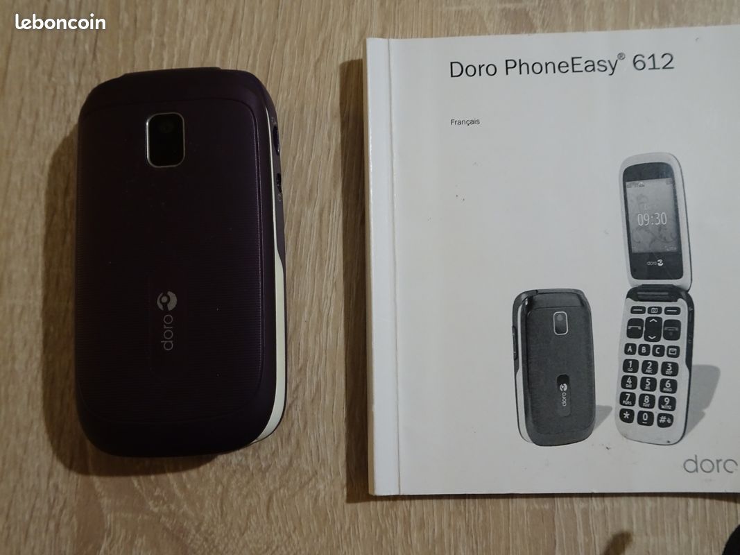 Téléphone à clapet , notice et accessoires (image 1)