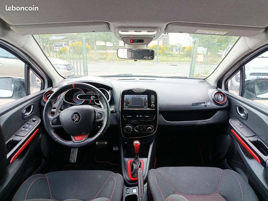 Renault Clio 4 RS 200 ch (image 8)