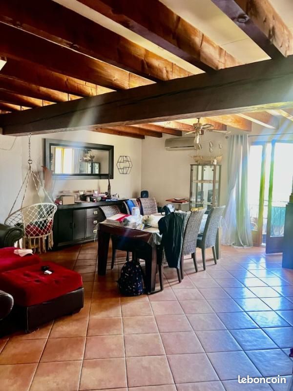Immeuble 7 pièces 210 m² · à Saint-Gilles · 210 m² · 299 000 €