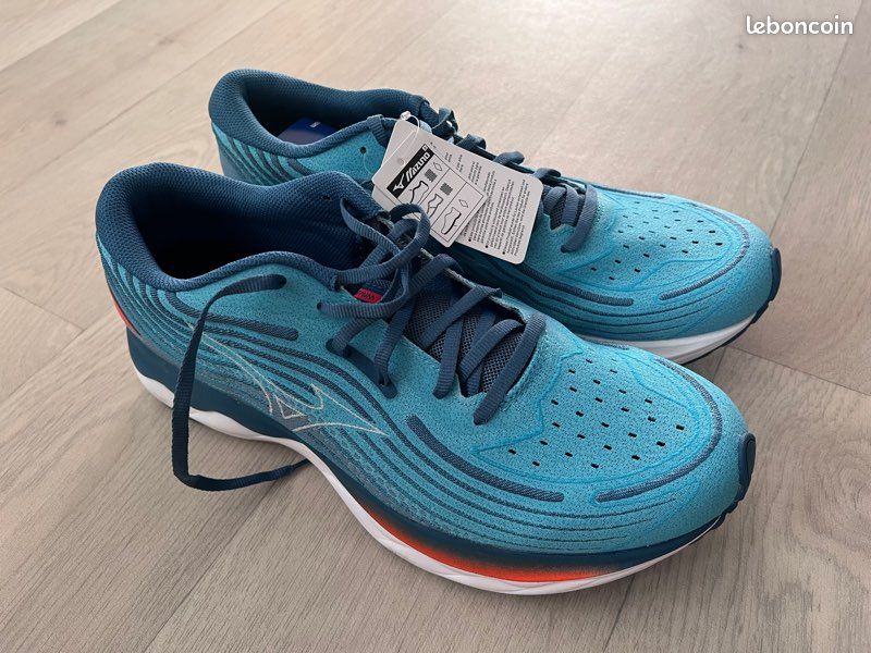 Mizuno - waveskyrise 4 - 44,5 (image 1)