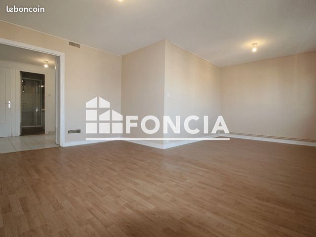 Appartement 3 pièces 63 m² · à Fontaine · 63 m² · 675 €