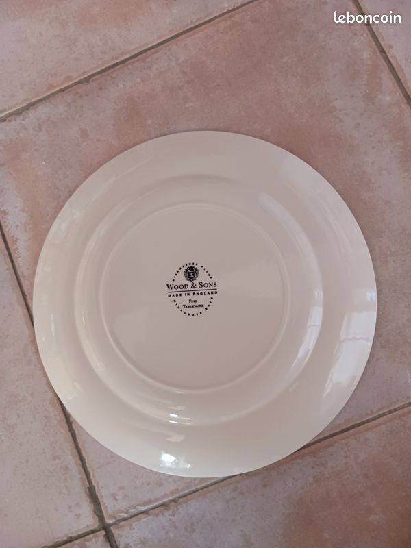 Lot de dix assiettes (image 6)