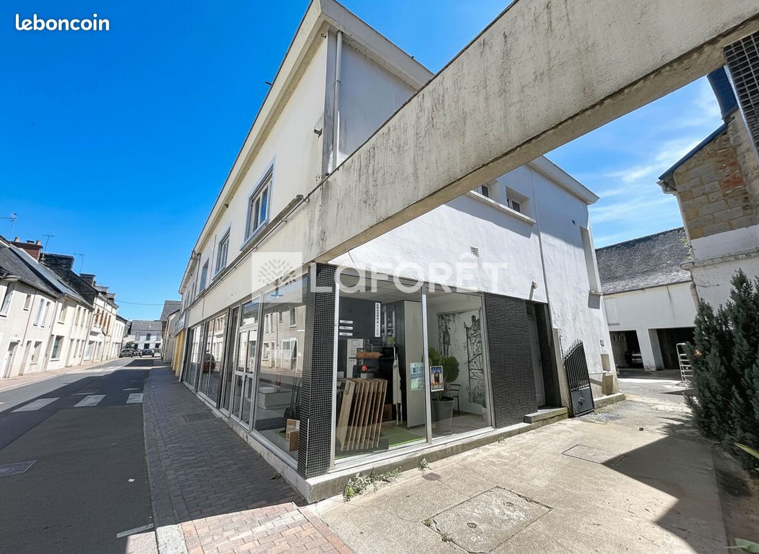 Maison 10 pièces 280 m² · à Guer · 280 m² · 243 800 €