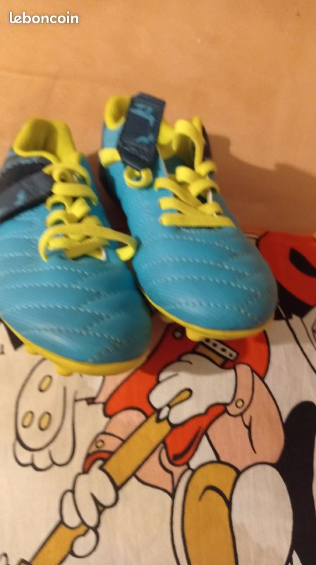 Chaussures de foot enfant taille 25 /26 (image 1)