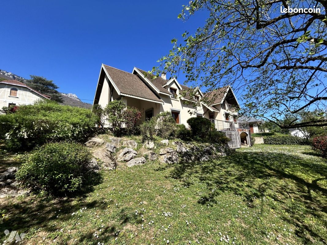 Maison 6 pièces 200 m² · à Seyssins · 200 m² · 695 000 €