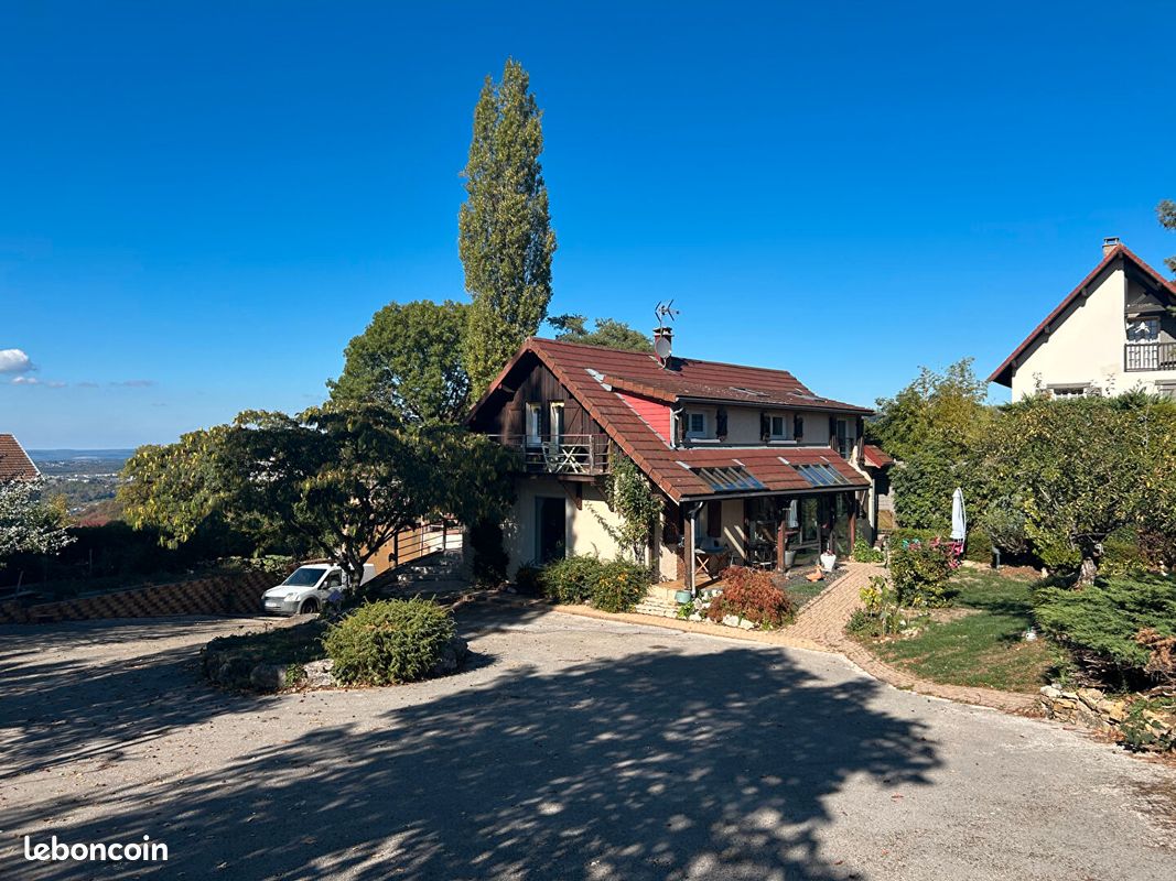 Maison 7 pièces 136 m² · à Larnod · 136 m² · 335 000 €