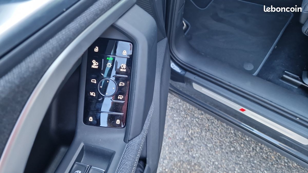 AUDI Q5 TFSI 204 ch Hybride S tronic 7 S line (image 11)