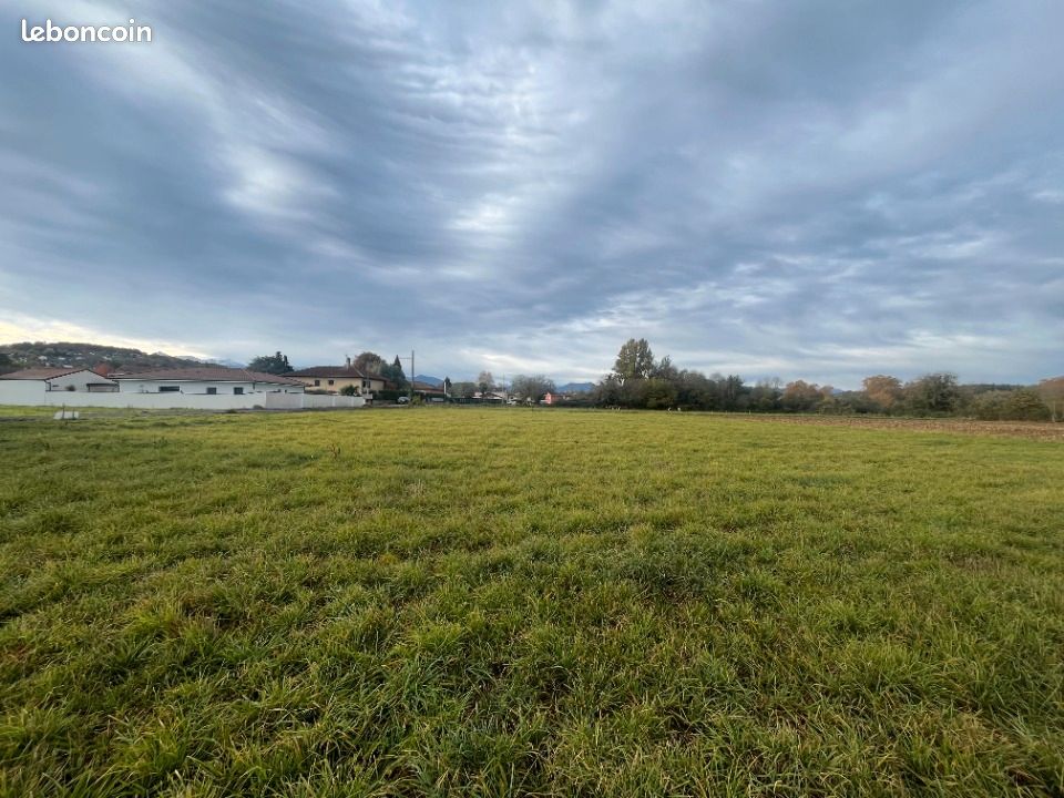 Terrain 1042 m² · à Juillan · 75 600 €