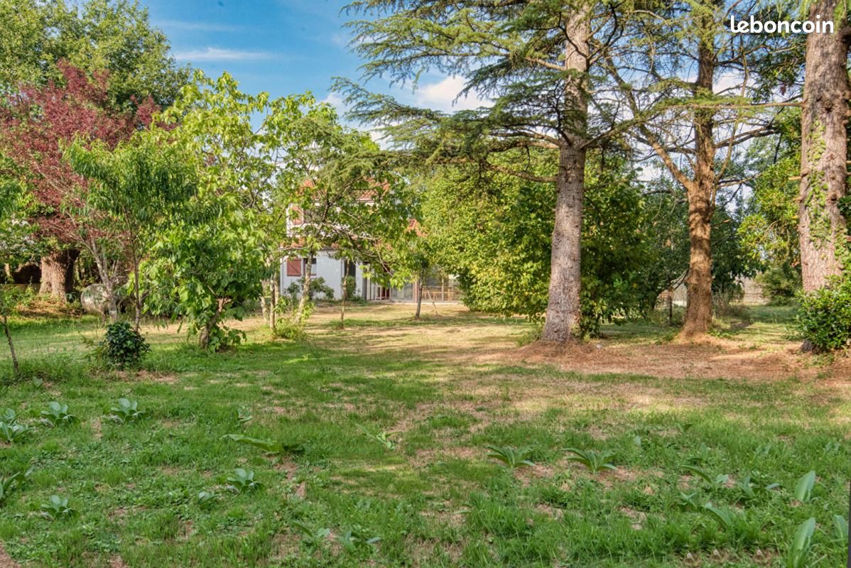 Maison 12 pièces 254 m² · à Château-Thébaud · 254 m² · 399 841 €
